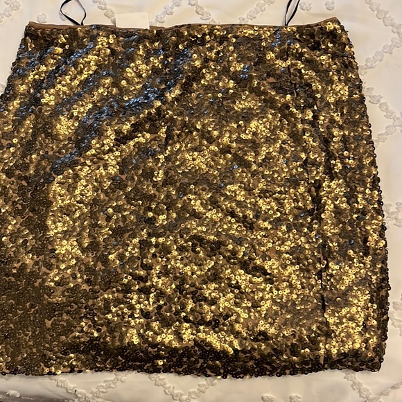 Womens H&M mini skirt. NWT - Picture 1 of 5